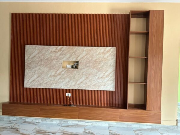 Meuble TV Mural Design avec Rangements