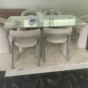 Ensemble table à manger design et ses 6 chaises contemporaines