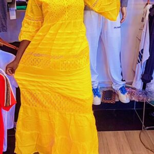 Robe en Dentelle Jaune Éblouissante : Confort Luxueux et Style Élégant