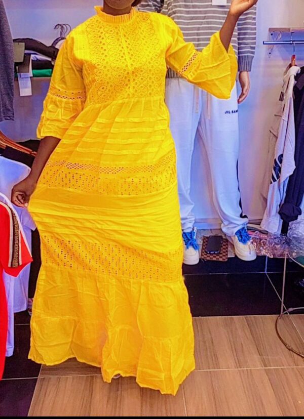 Robe en Dentelle Jaune Éblouissante : Confort Luxueux et Style Élégant