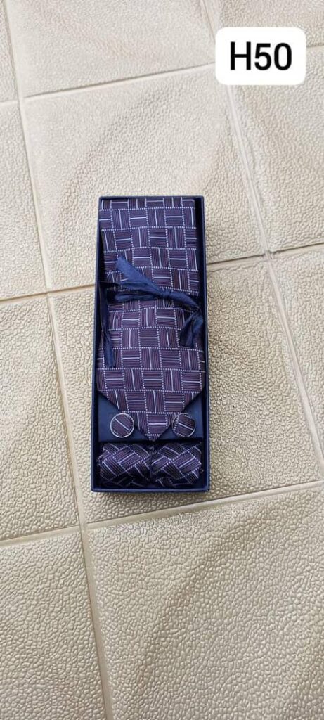 Coffrets Cadeaux pour Homme - Cravates, Boutons de Manchette & Pochettes