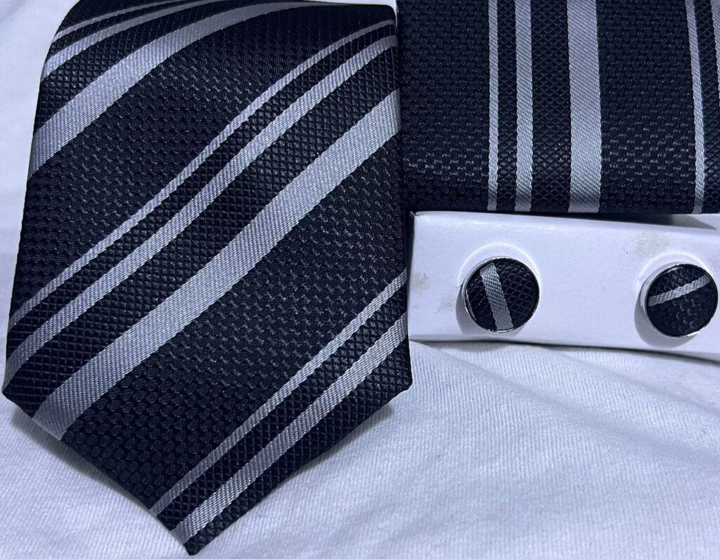 Coffrets Cadeaux pour Homme - Cravates, Boutons de Manchette & Pochettes