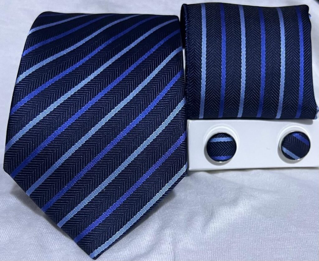 Coffrets Cadeaux pour Homme - Cravates, Boutons de Manchette & Pochettes