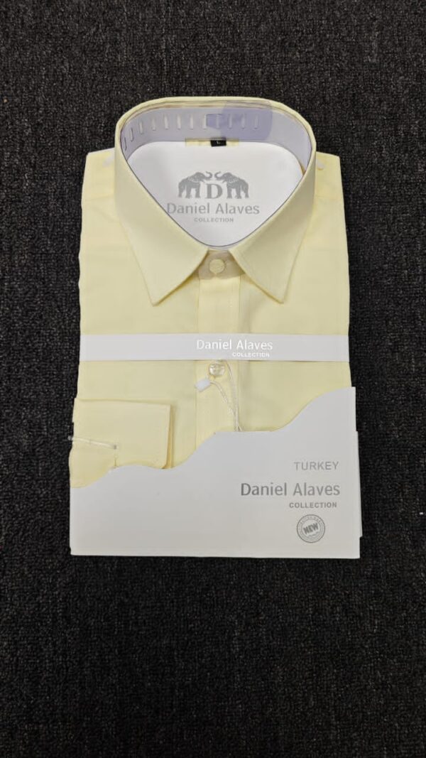 Élégance Pastel : Chemise Jaune Daniel Alaves - Disponible en Multiples Couleurs et Tailles